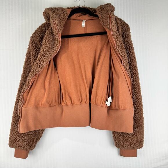 Fabletics Summit Tan Teddy Sherpa Hooded Jacket Women Size Small Cropped Fleece - Picture 5 of 7